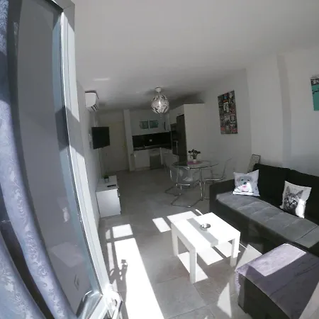 Moderno Apartamento Primera Linea De Mar *